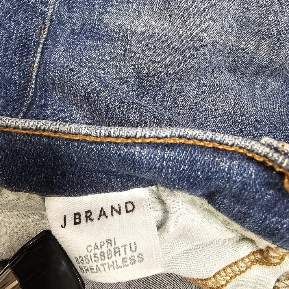 J Brand Capri Breathless destroyed distressed cuff hem size 26